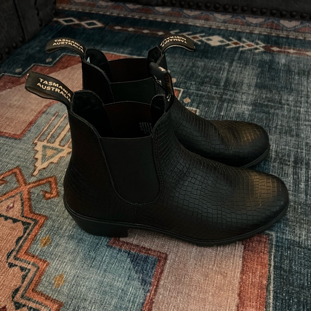 Crocodile heeled Blundstone boots 🐊